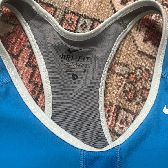 Nike women’s Dri-Fit ever back tank top - Picture 2 of 5